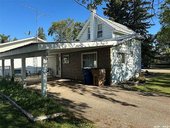 2nd image of 720 98th Ave