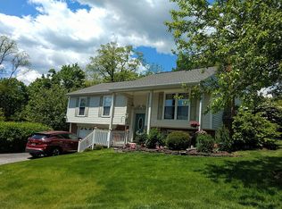 704 Rockford Dr, Harrisburg, PA 17112