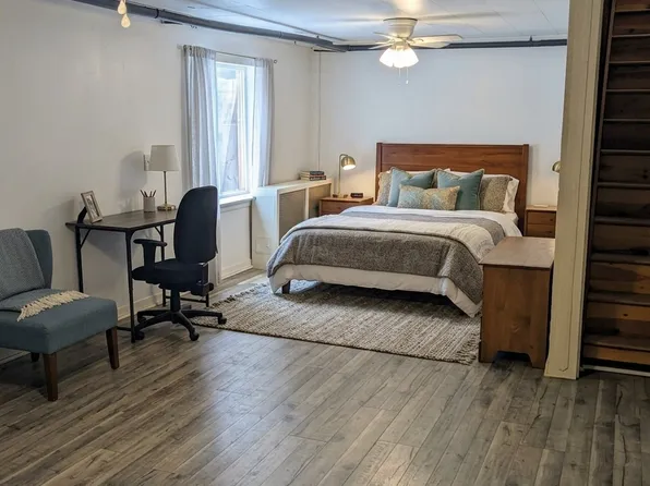 (undisclosed Address), New Paltz, NY 12561