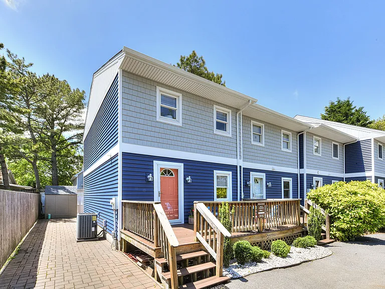 20902 South Ave #A — Photo 2