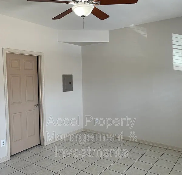 201 Gastel Cir #F — Photo 6