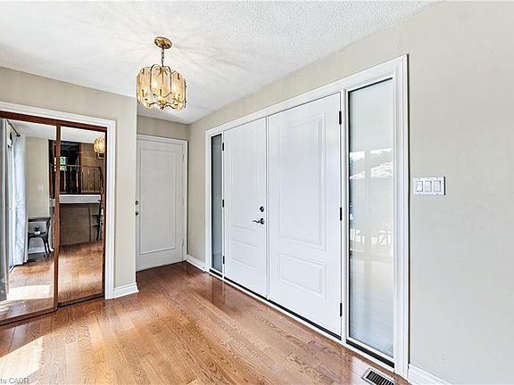 5th image of 244 Willowridge Ct
