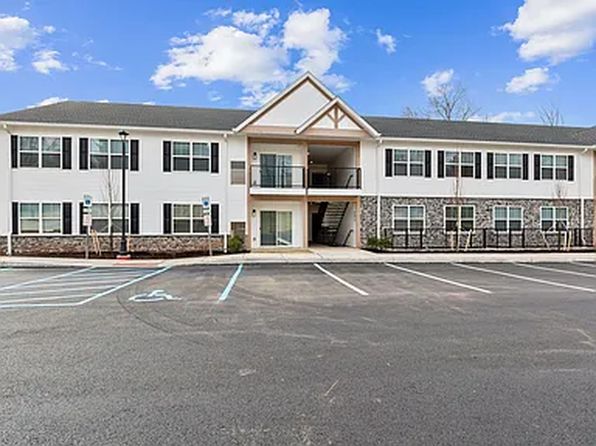 905 Forest Ln #2
