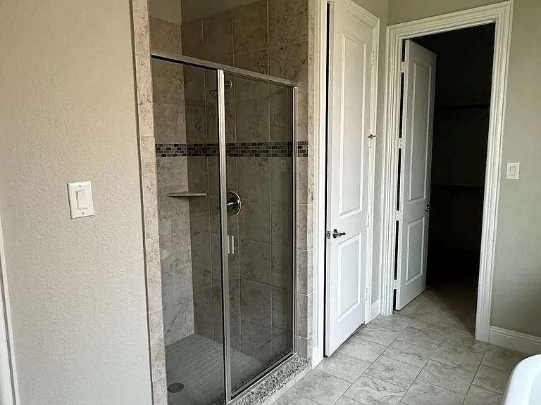 8533 Pine Valley Dr — Photo 27