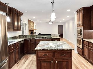 87 Oak Creek Cir, Toccoa, GA 30577