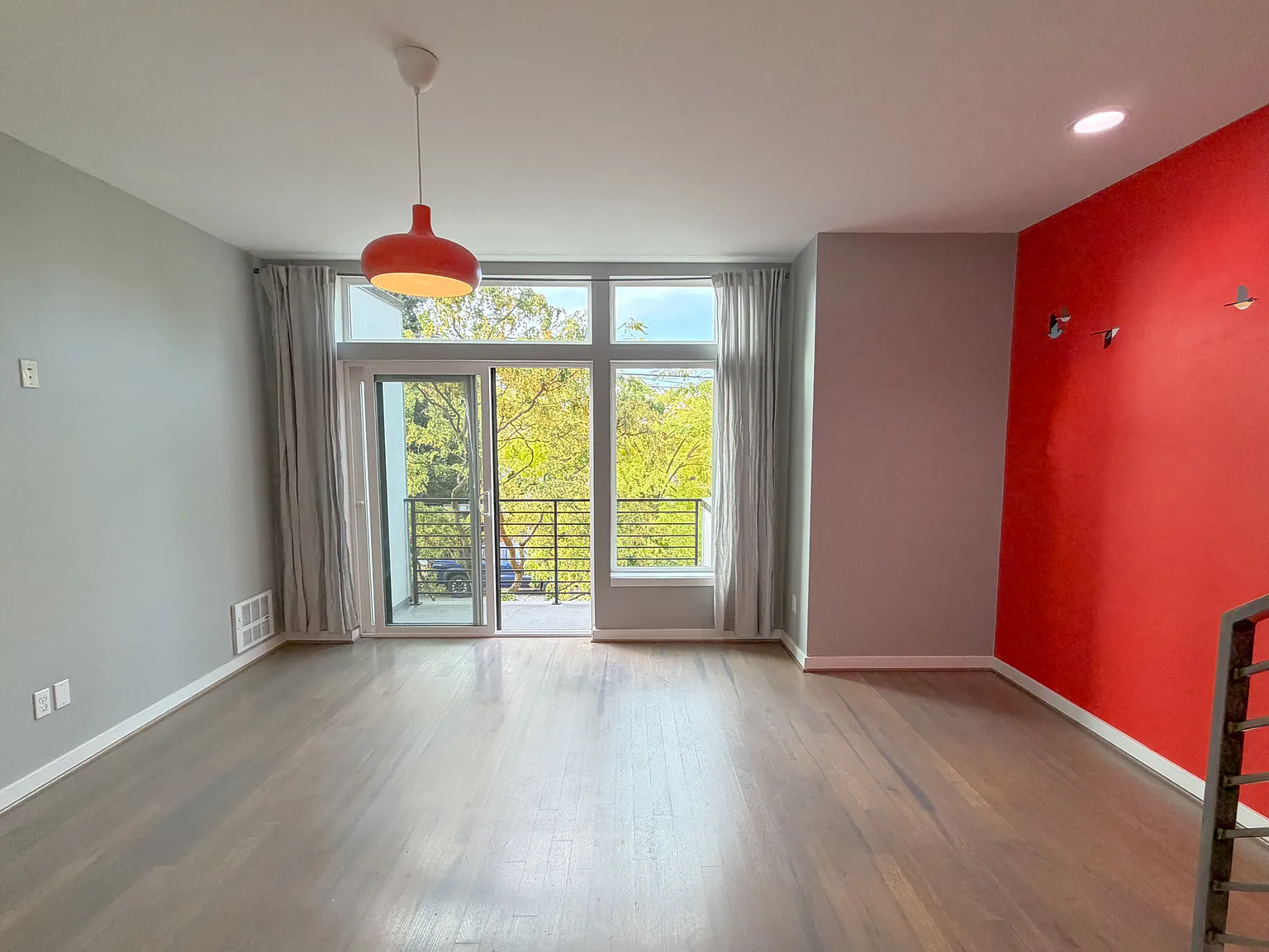 3 bed, 2.5 bath, 1520 sqft, $3,900 — Photo 3