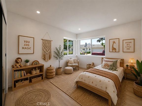 5th image of 708 W Harding Ave