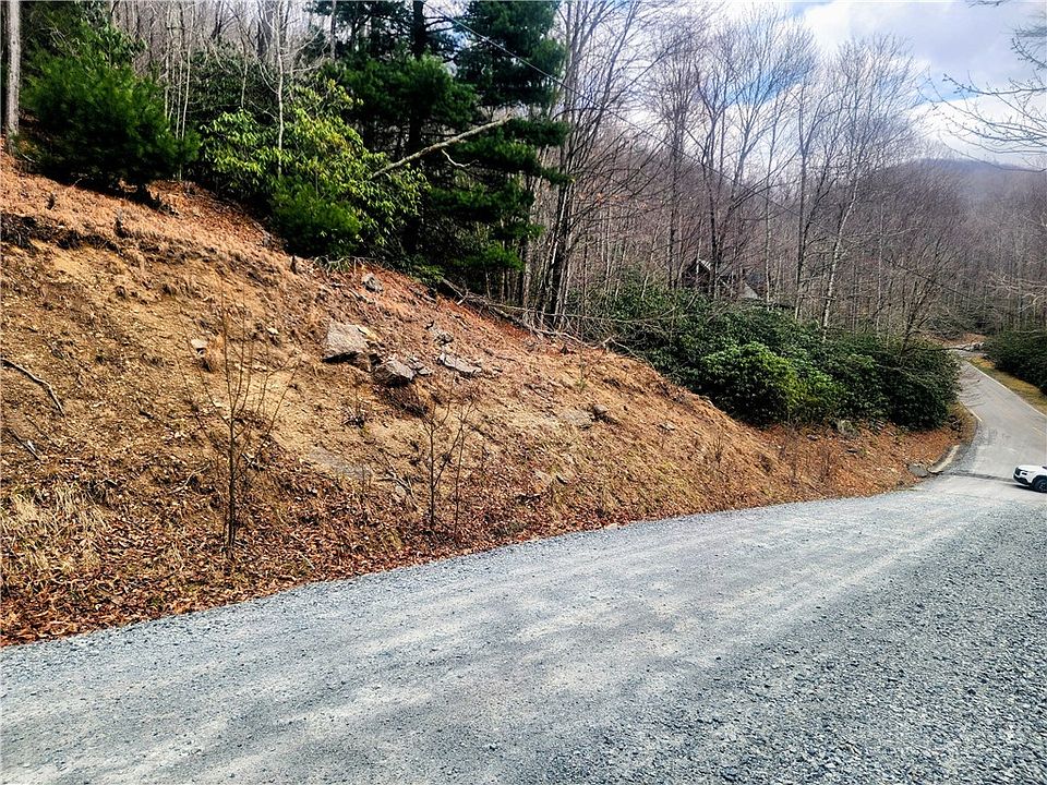 2nd image of 100 Deergrass Road