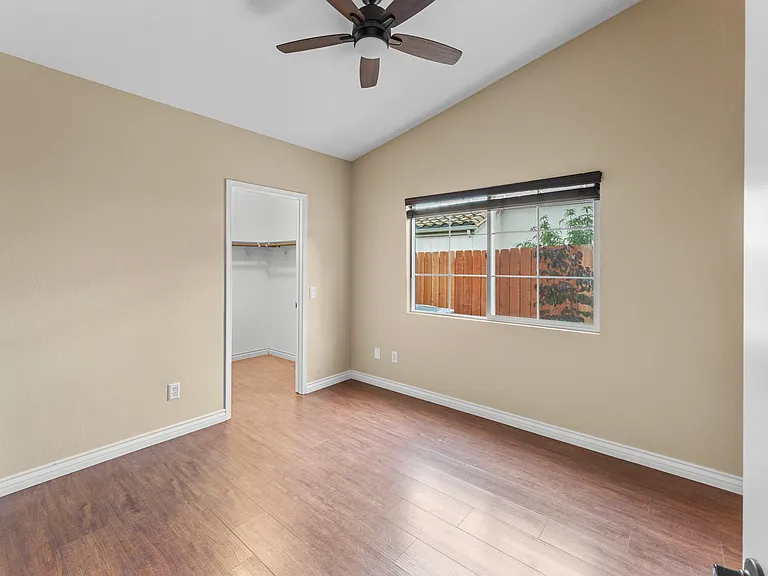 1326 Linsay Pl — Photo 14