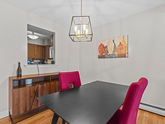 5th image of 200 Acorn Drive #204