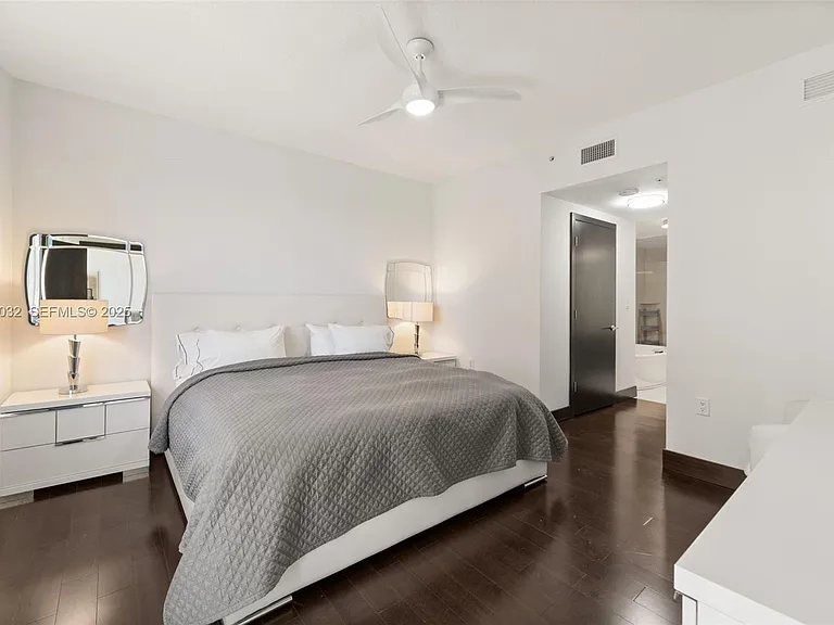 16275 Collins Ave #2202 — Photo 4