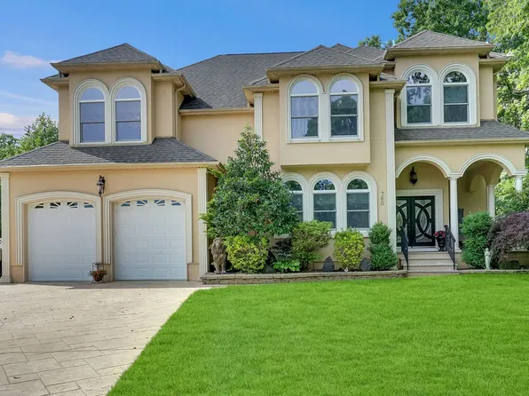 760 Opatut Ct, Toms River, NJ 08753