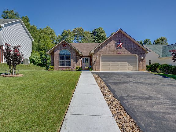 2nd image of 5030 Nicholas Hill Ln
