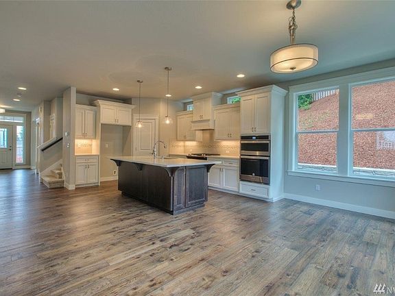 Pictures for illustration purposes only. Actual plans and specs may vary. Some features may be considered upgrades. 