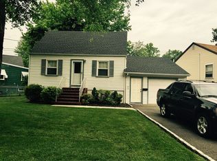 14 Park Dr, Kenilworth, NJ 07033