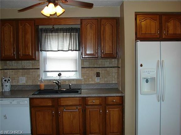4th image of 3330 Heresford Dr