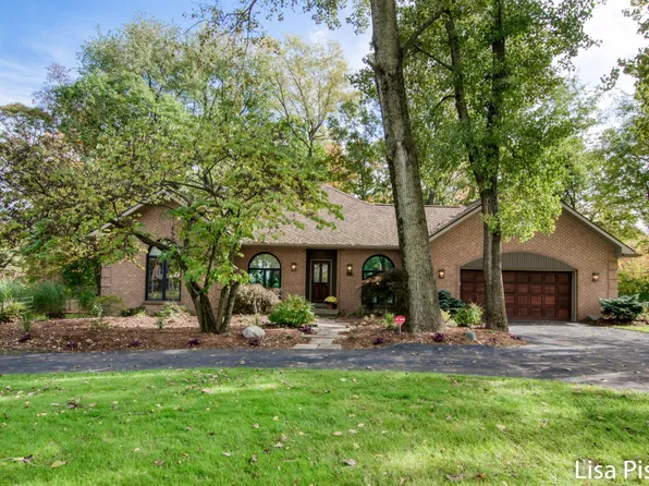 424 Lehigh Dr SE, Ada, MI 49301