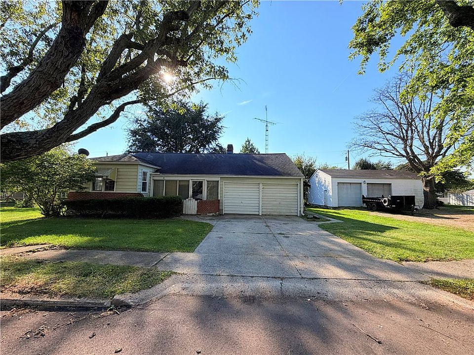 1st image of 220 Fairview Ave