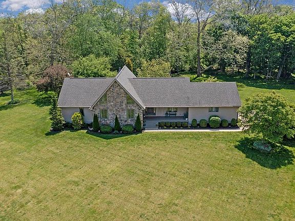 4th image of 2955 Old Maids Ln SW