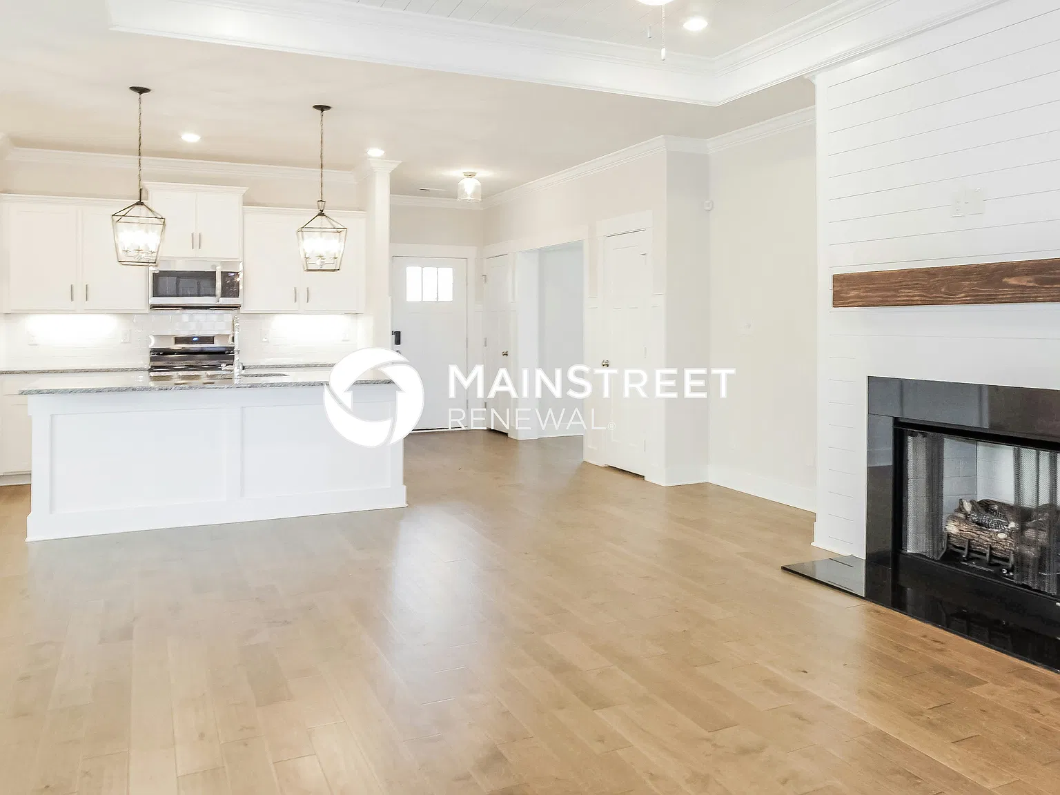 14728 GreenLeaf Dr — Photo 2