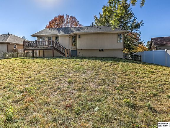 5th image of 10390 Vernon Ave