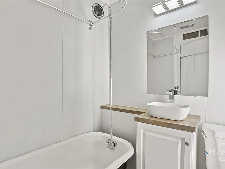 1112 Barnard St #A — Photo 24