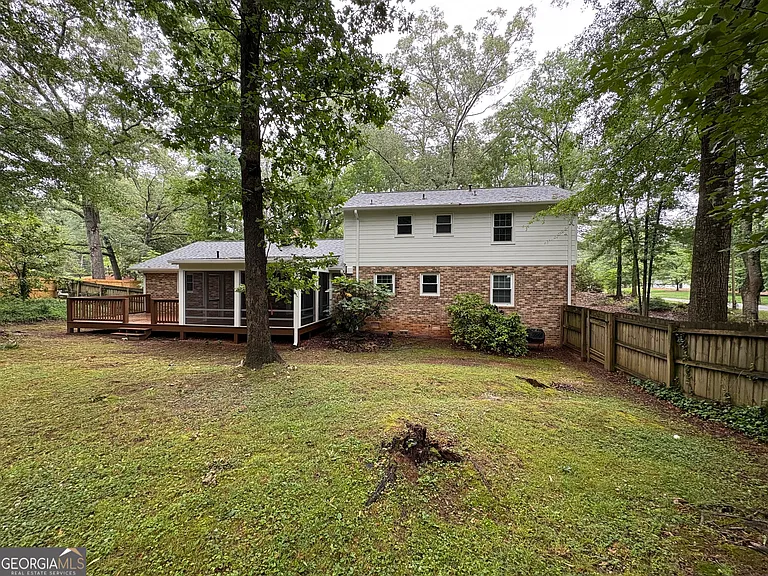 196 Avalon Dr — Photo 9