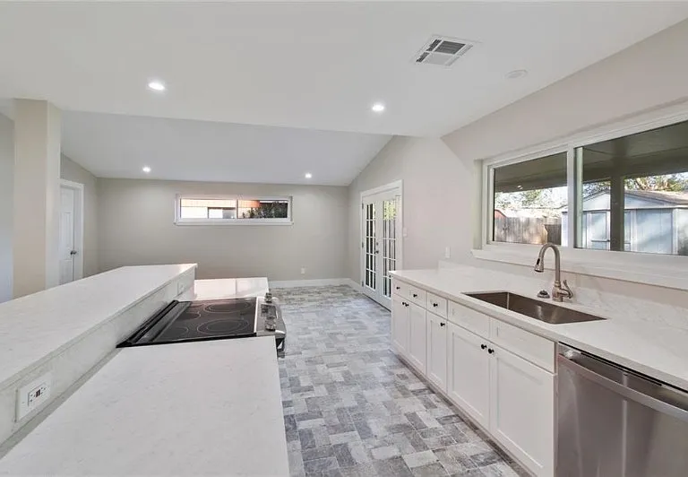 1466 Florida Ave — Photo 5
