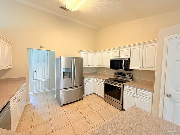 3rd image of 7199 Manatee St