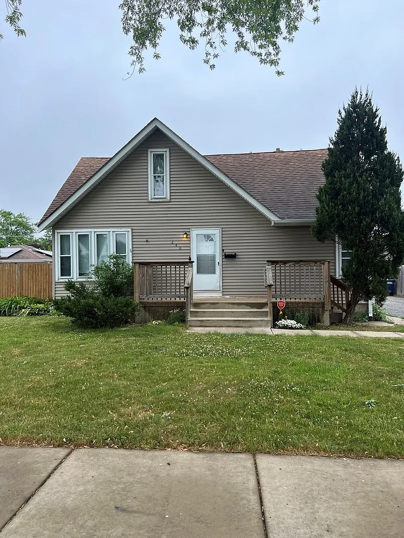 240 Wagner Dr photo 1