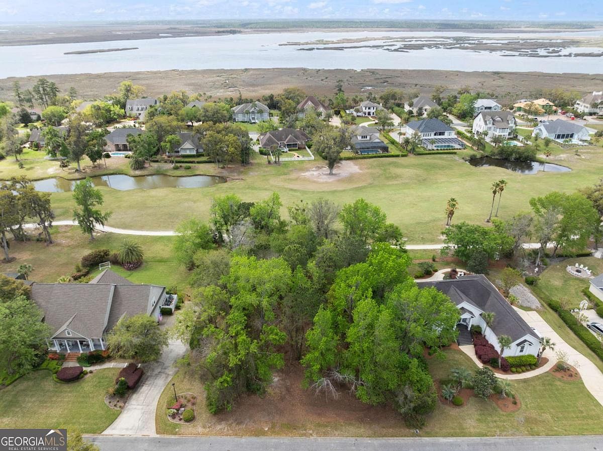 214 Harbor Pointe Dr