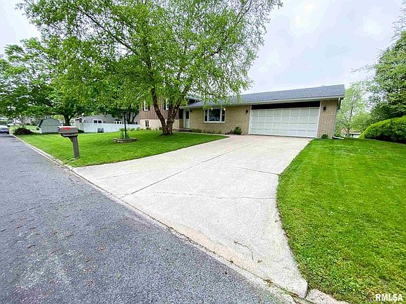 3rd image of 713 Curtis Ct