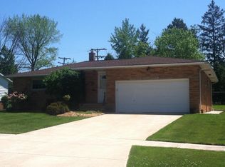 7621 Roeper Rd, Parma, OH 44134