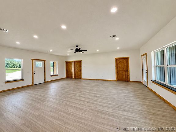 3rd image of 11792 Xander Ln