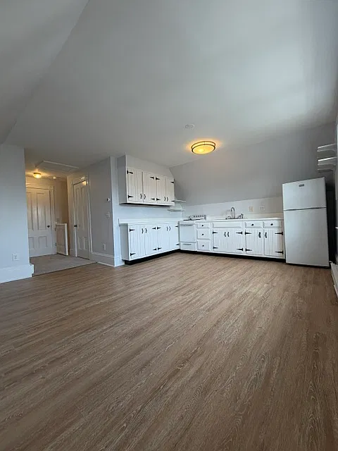 125 Main St #3