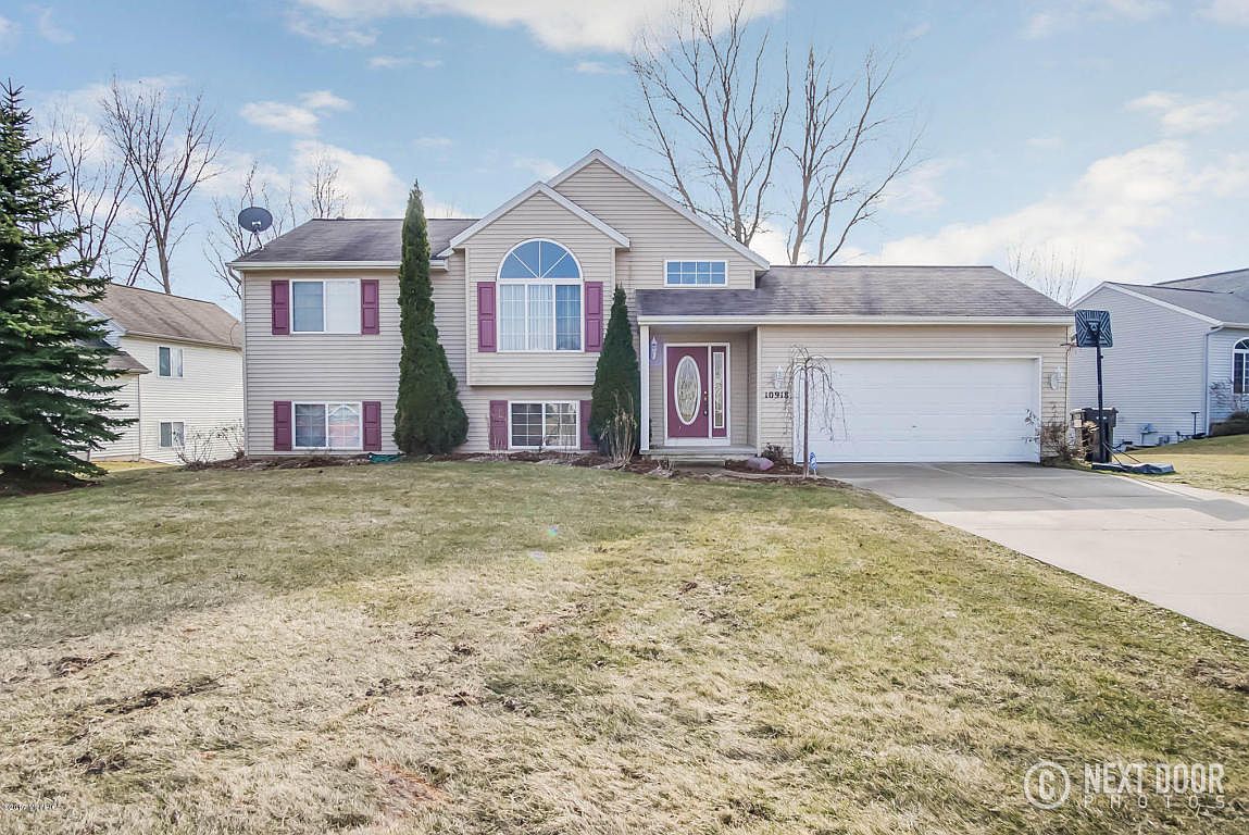 10918 Wood Ridge Dr, Zeeland, MI 49464 | Zillow