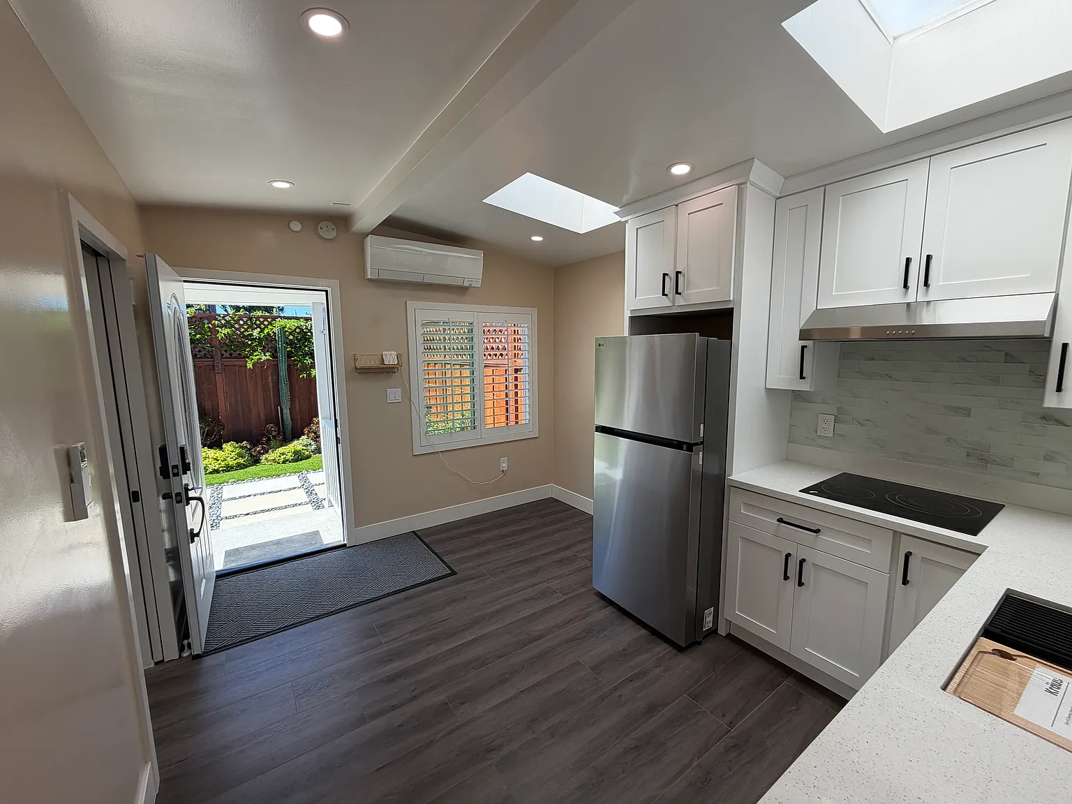 1 bed, 700 sqft, $3,100 — Photo 3