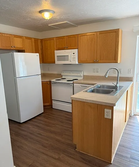 834 Saturn Ave #2 — Photo 2
