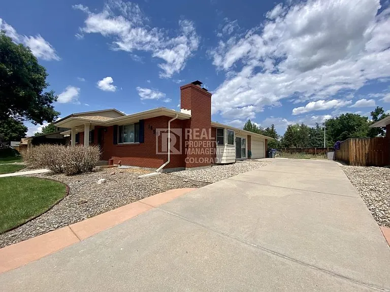 1658 Judson Dr — Photo 2
