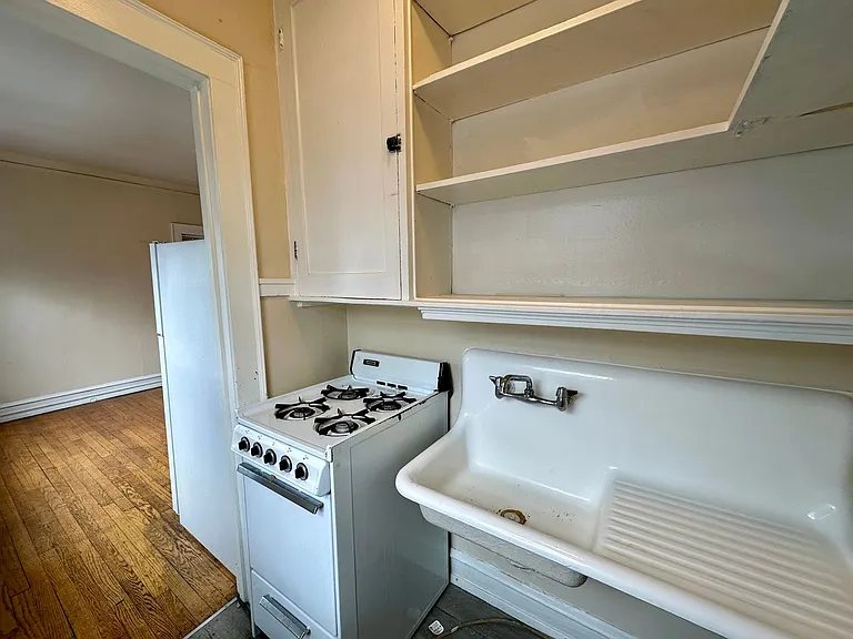 1303 Cass — Photo 26
