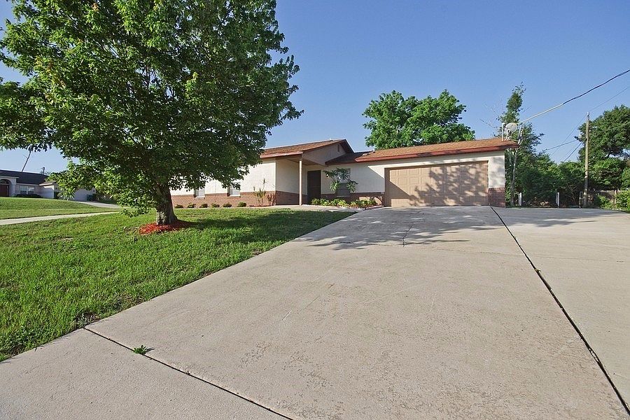 1st image of 940 Lovington Dr