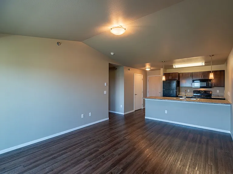 Cottage Grove — Photo 17