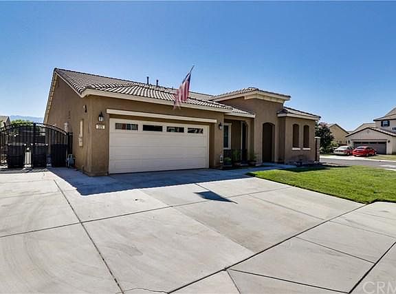 2nd image of 325 Peregrine Ln