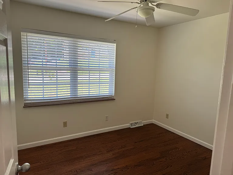 Second bedroom with sizable closet