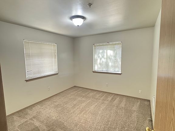 4th image of 1712 121st St SE APT A