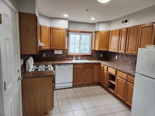 723 Hudson Ave Floor 1, Peekskill, NY 10566