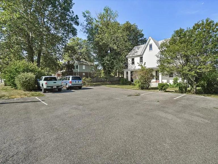 6920 Maryland Ave — Photo 4