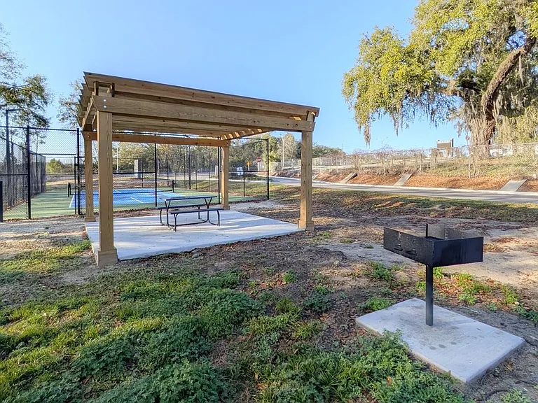 Grand Oaks Apartment — Photo 6