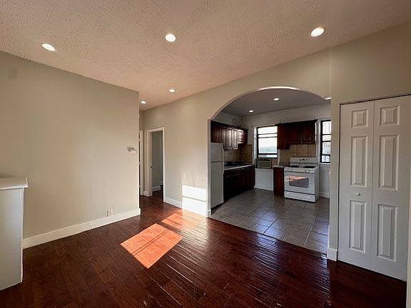 4th image of 21-77 33rd St #5
