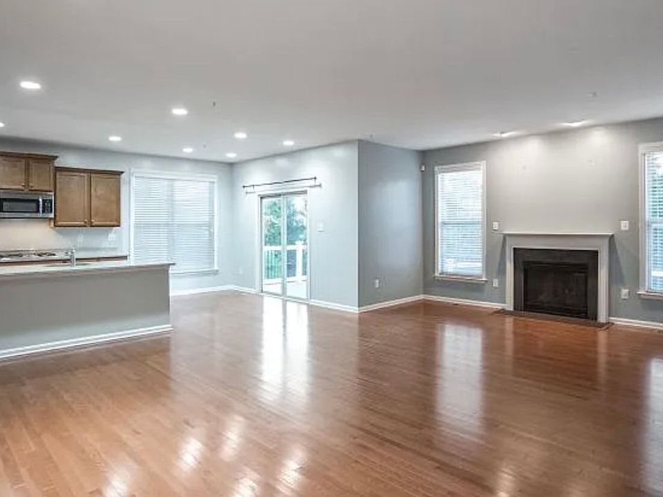 2nd image of 2604 Brooke Grove Rd